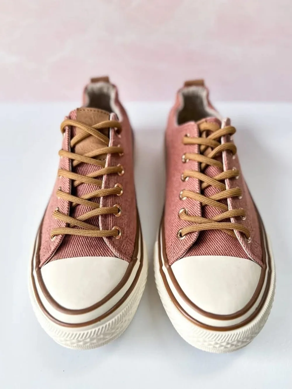Very G Corduroy Low-Top Sneakers in Dusty Rose with Tan Laces - Picture 3 of 4